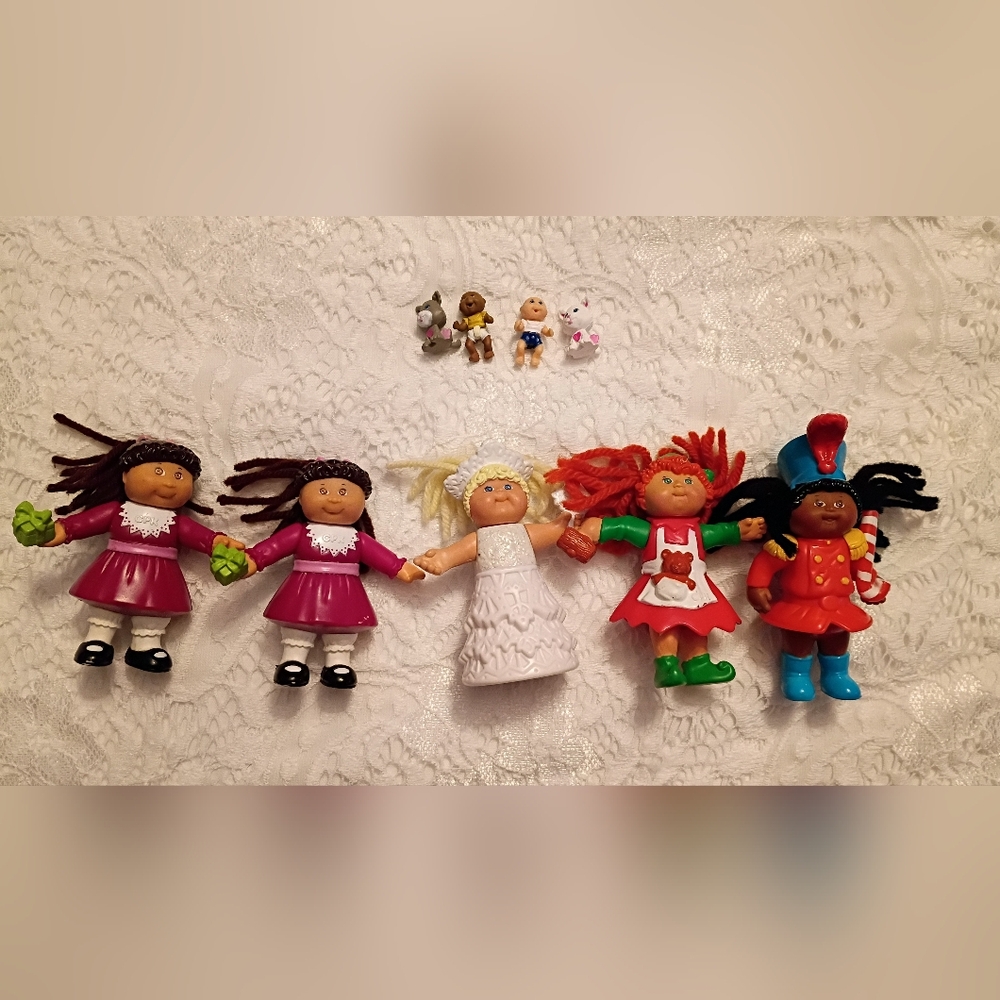 1990's Cabbage Patch With Mini Dolls